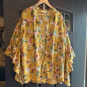 NWOT Beautiful easel Mustard Floral Open Front Kimono Duster w Butterfly Sleeves